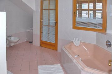 Italia Privát Falzes, Esterno